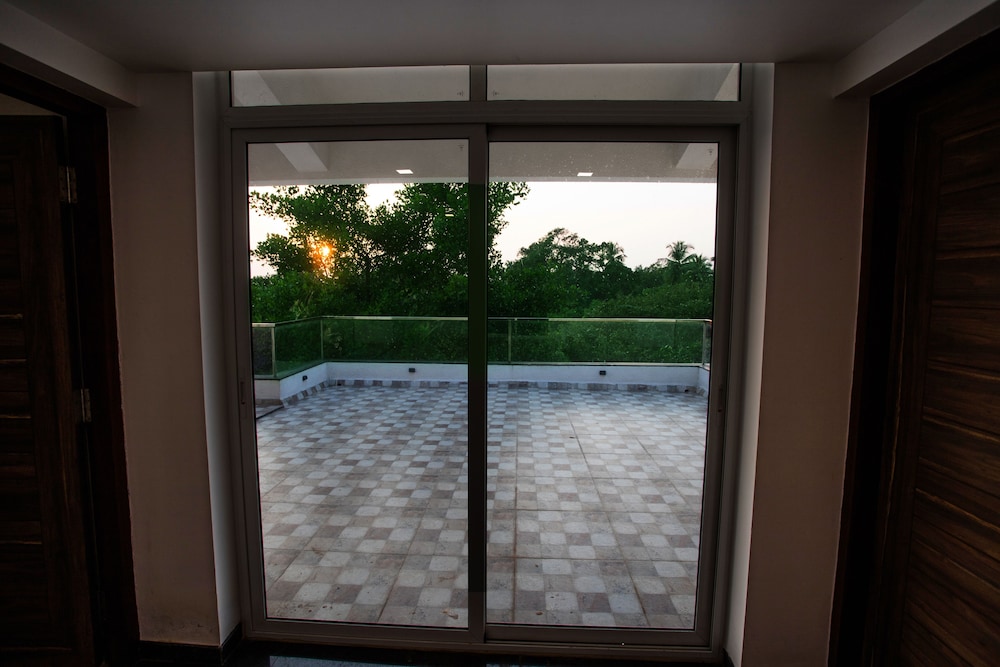 Luxury Room - Photo 15