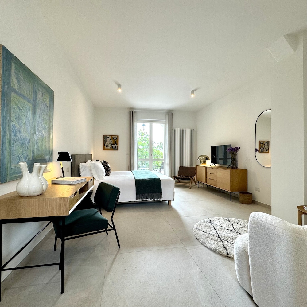 Deluxe Studio Suite, Garden View