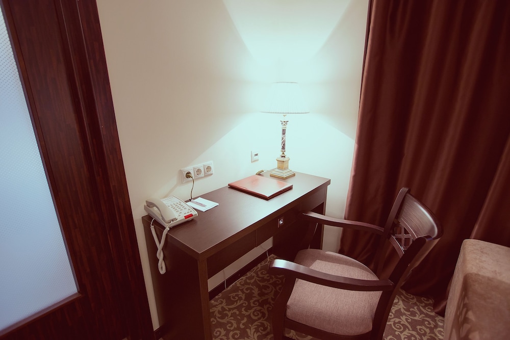 Deluxe Suite photo 2