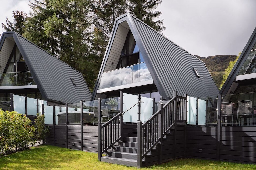 Luxury Chalet, 3 Bedrooms, Lake View photo 2