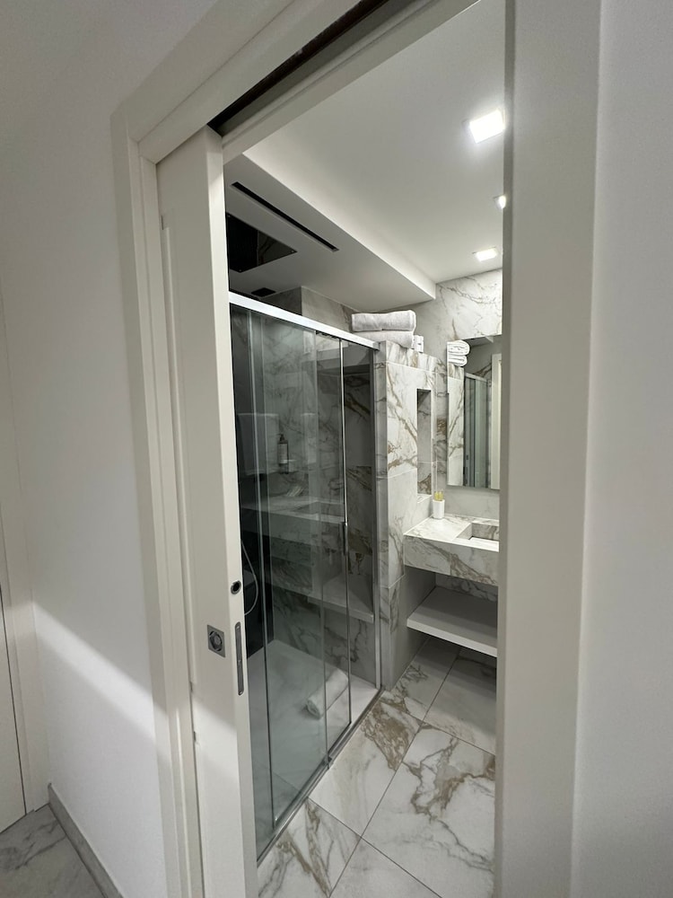 Exclusive Triple Room photo 3