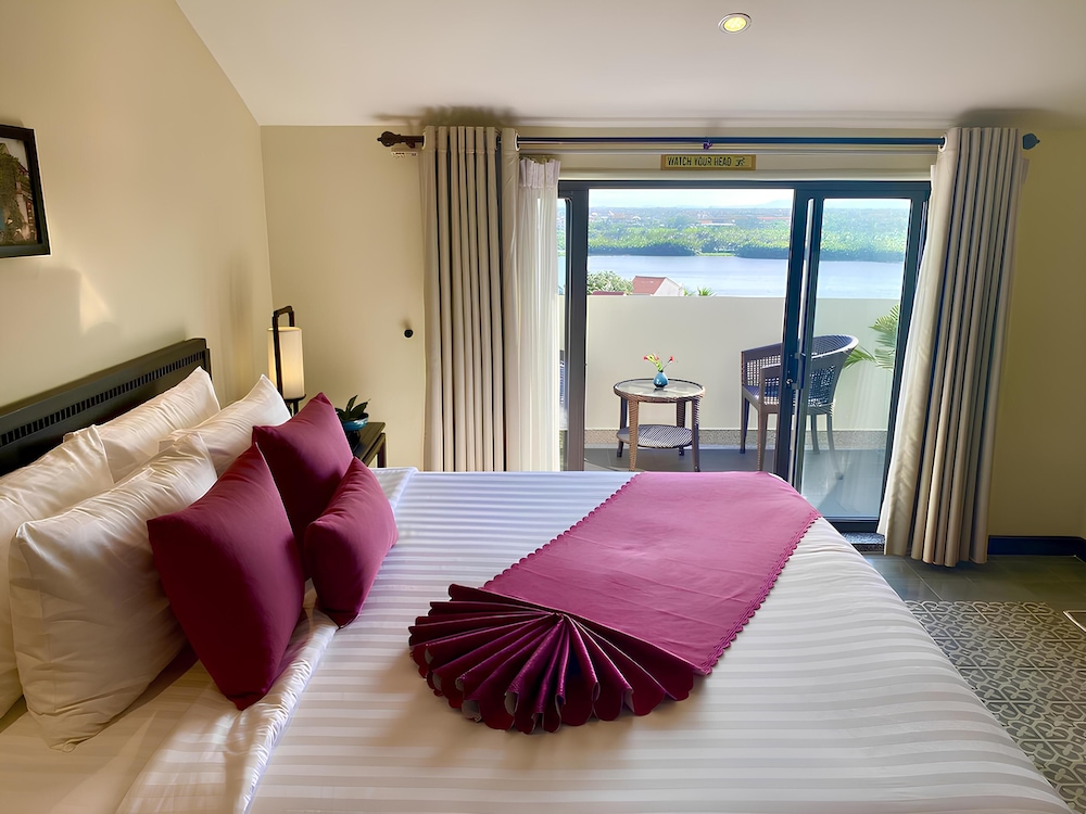 Deluxe Room, 1 Queen Bed, Balcony (Rooftop Room, Riverside View) - Photo 9