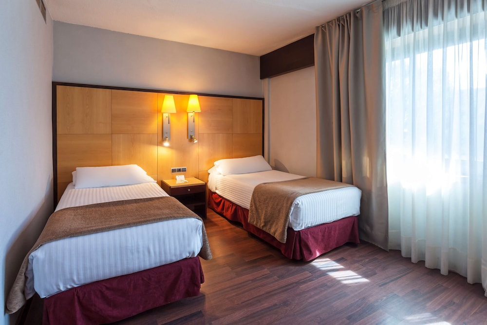 Standard Room, 2 Twin Beds, Non Smoking photo 3