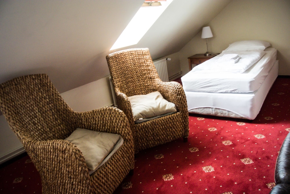 Standard Triple Room, Private Bathroom photo 3