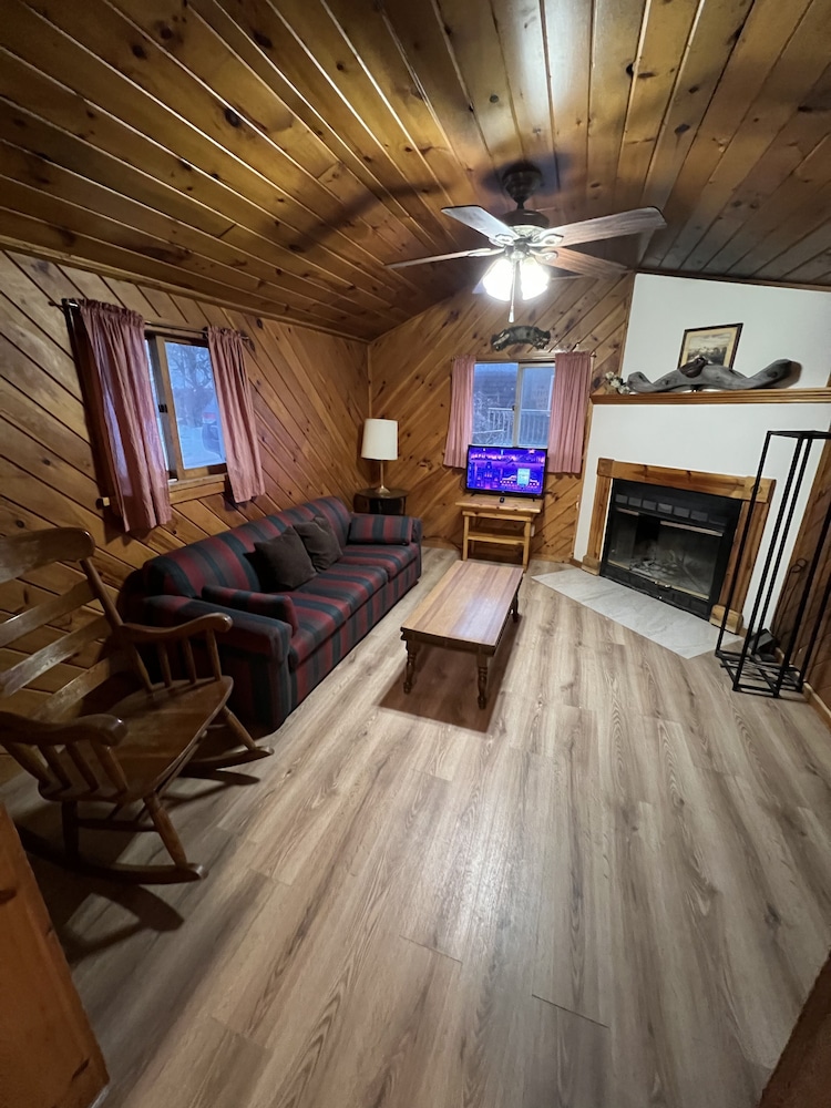 Cabin, 2 Bedrooms, Non Smoking, Mountain View photo 3