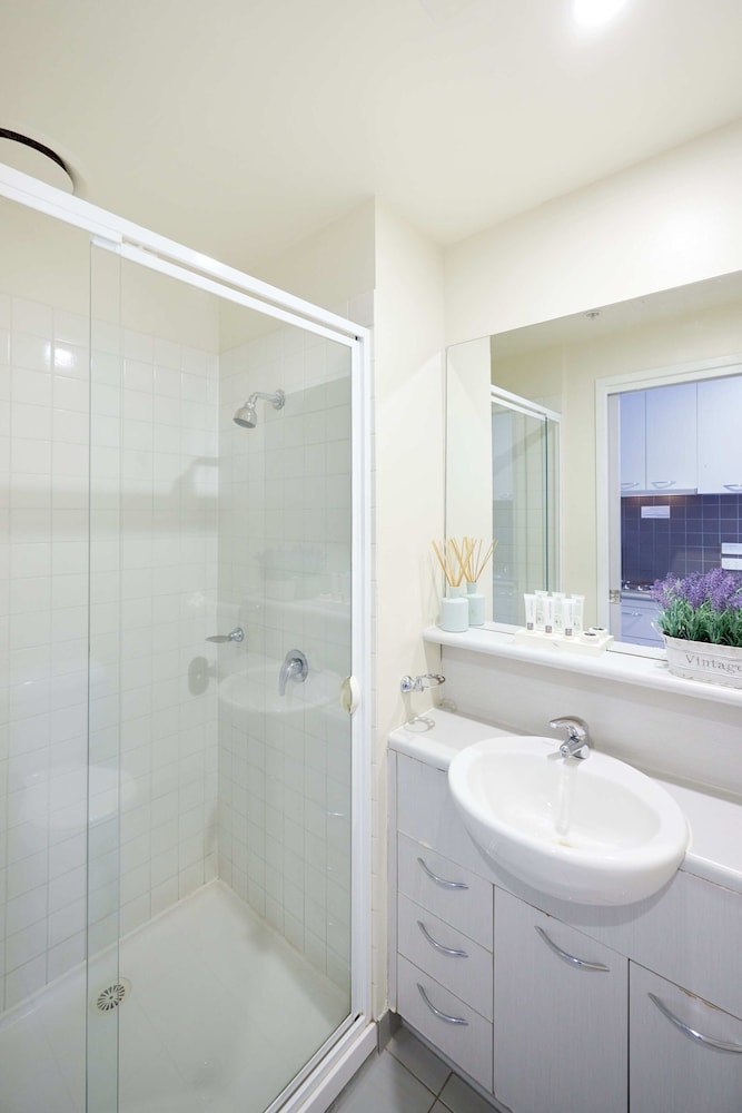 Studio Apartment - Photo 4