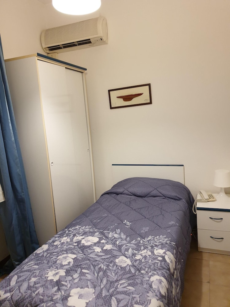 Economy Single Room photo 3