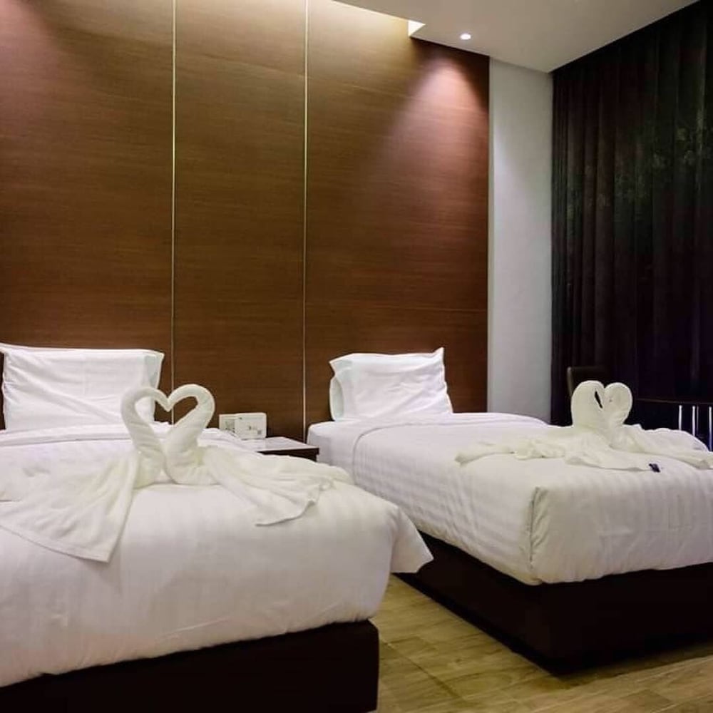 Deluxe Twin Room - Photo 9