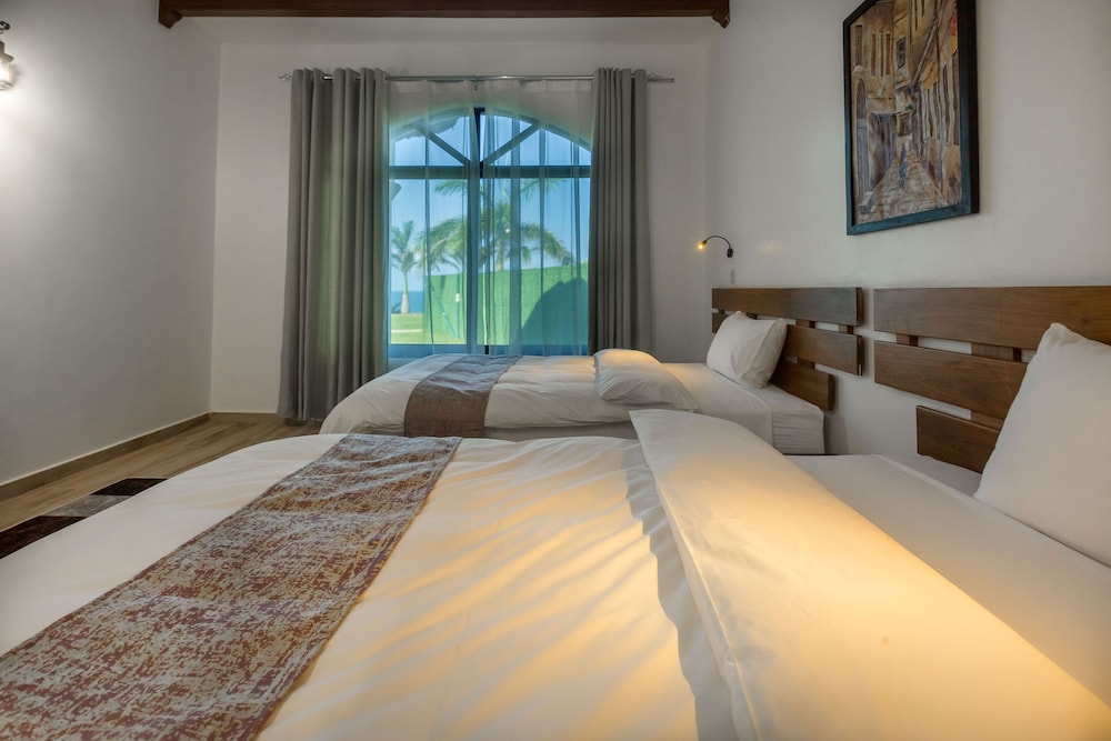 Royal Villa photo 3