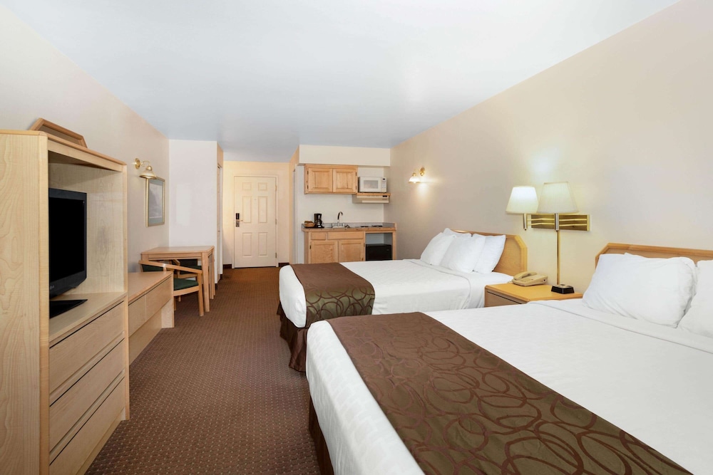 Studio Suite, 2 Queen Beds, Non Smoking photo 1