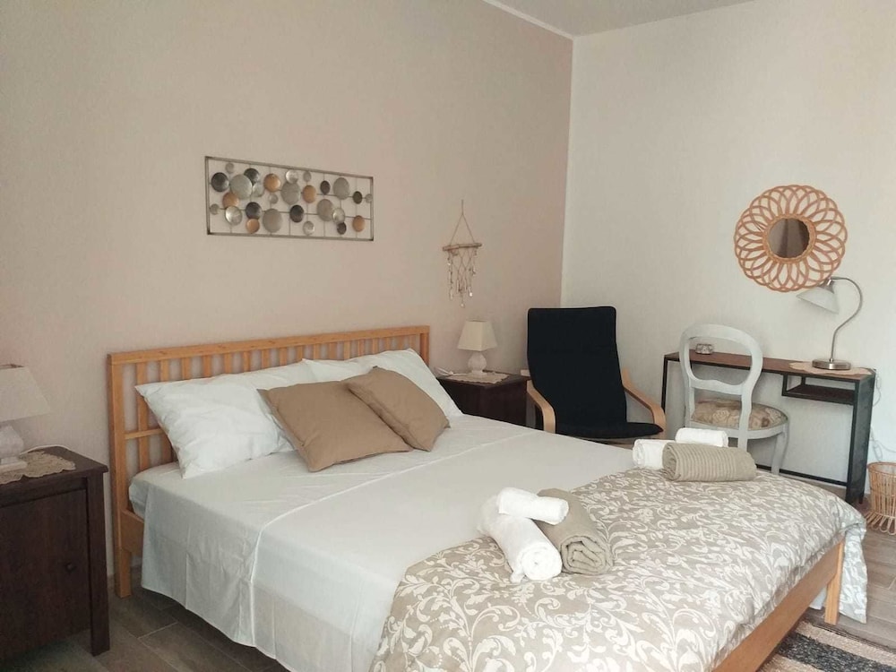 Comfort Double or Twin Room (Marrone)