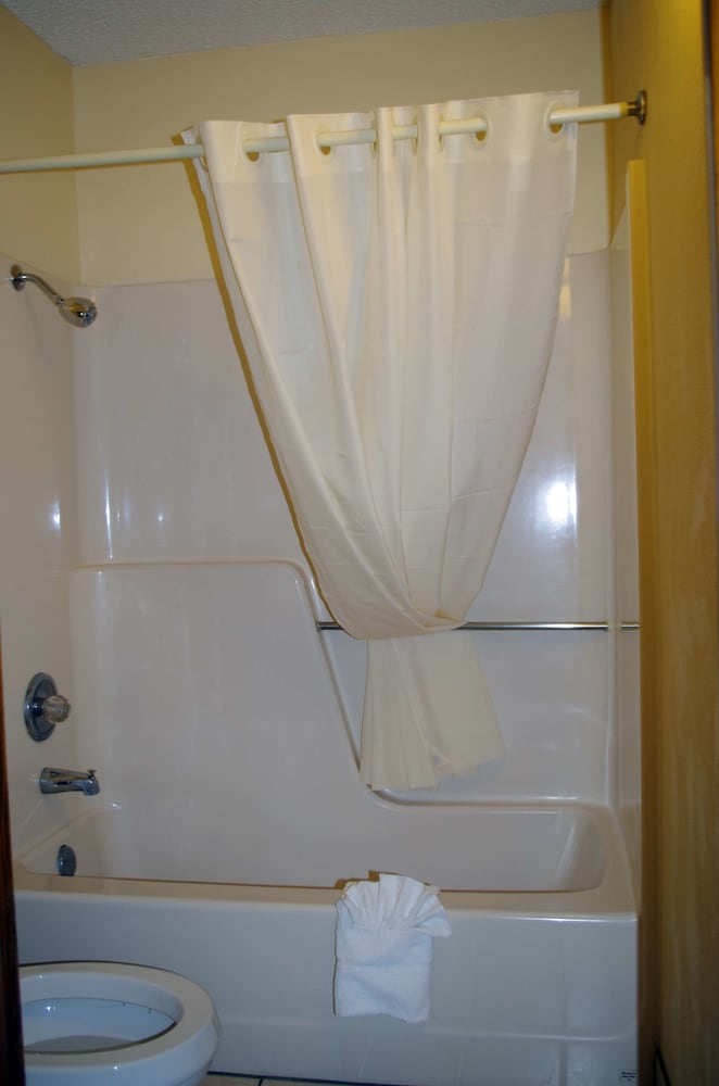 Suite, 1 King Bed - Photo 4