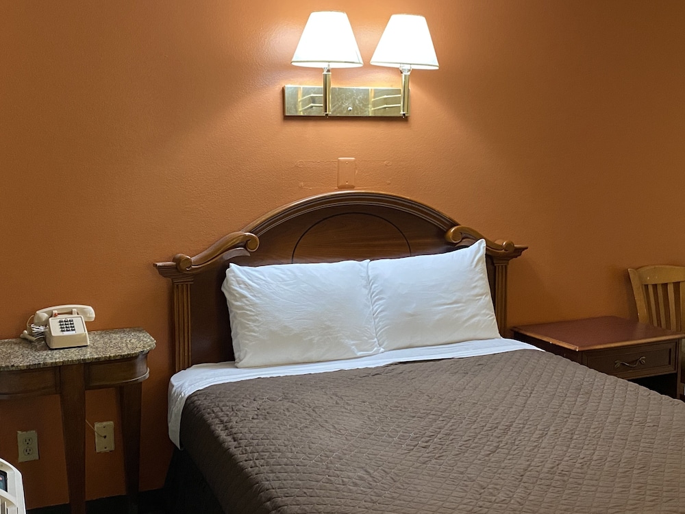 Standard Room, 1 Queen Bed, Non Smoking photo 1