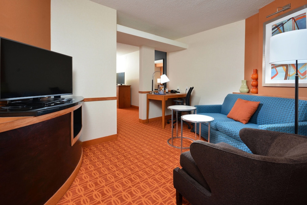 Studio, 1 King Bed with Sofa bed (Mobility Accessible, Tub) photo 1