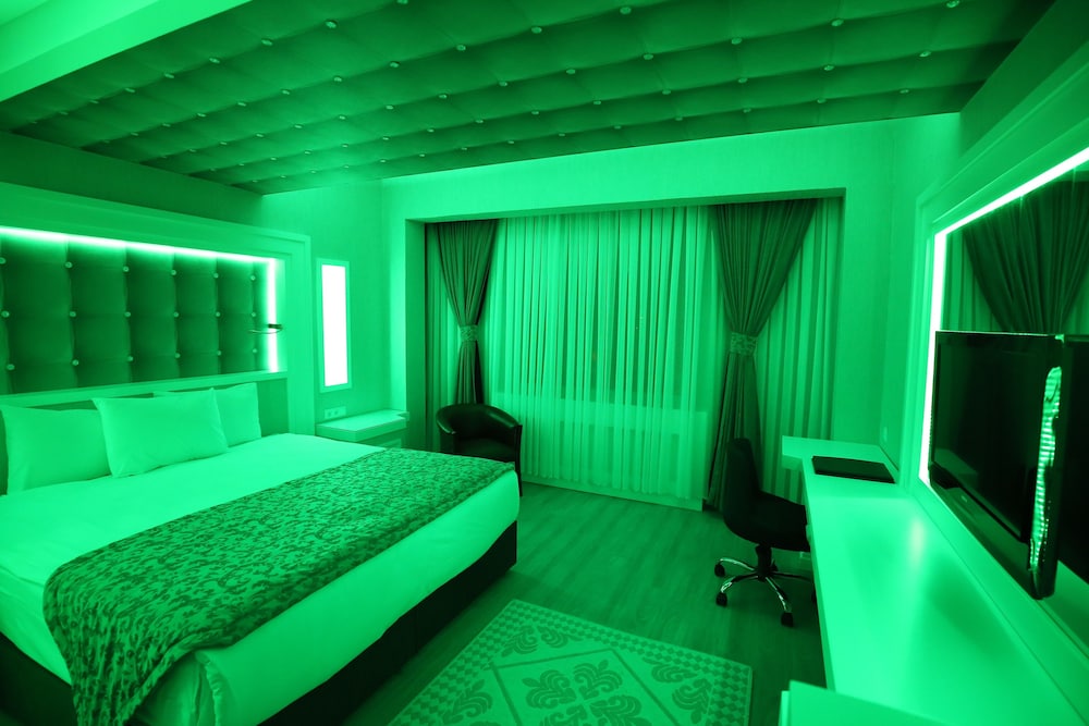 Honeymoon Room, 1 Bedroom, Non Smoking, Private Bathroom photo 3