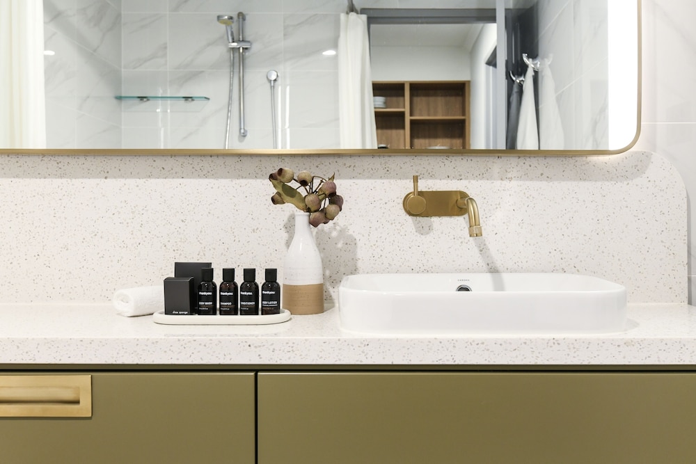 Two Bedroom Kitchen Apartment - Photo 28