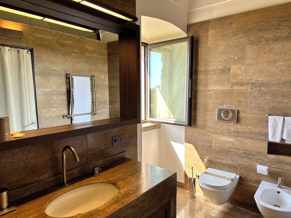 Exclusive Double or Twin Room - Photo 7