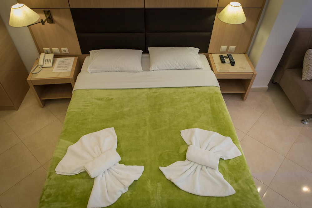 Double or Twin Room photo 2