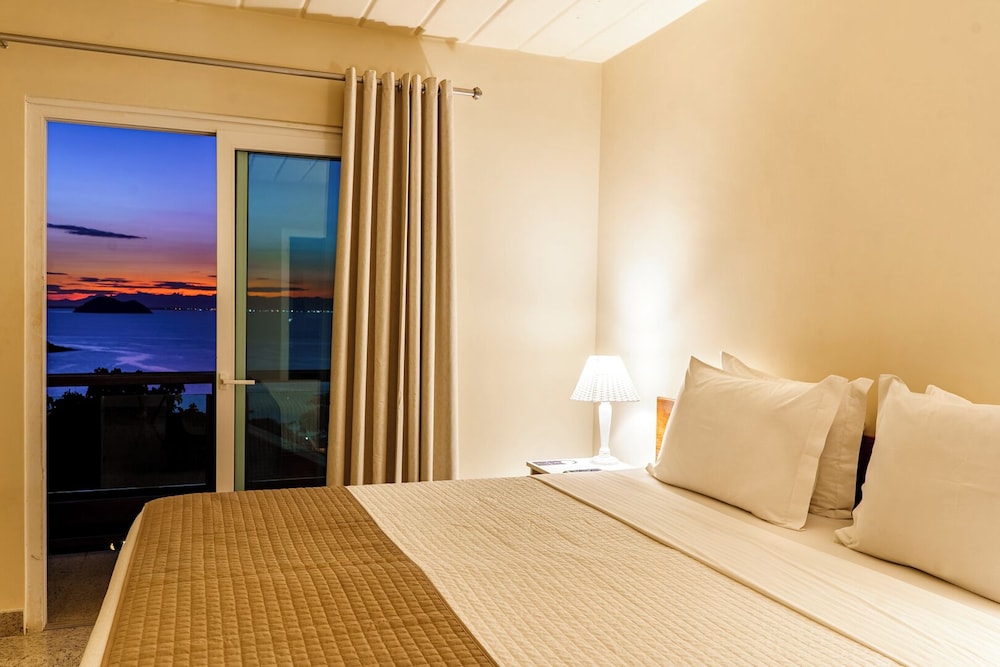 Deluxe Room, Sea View photo 1