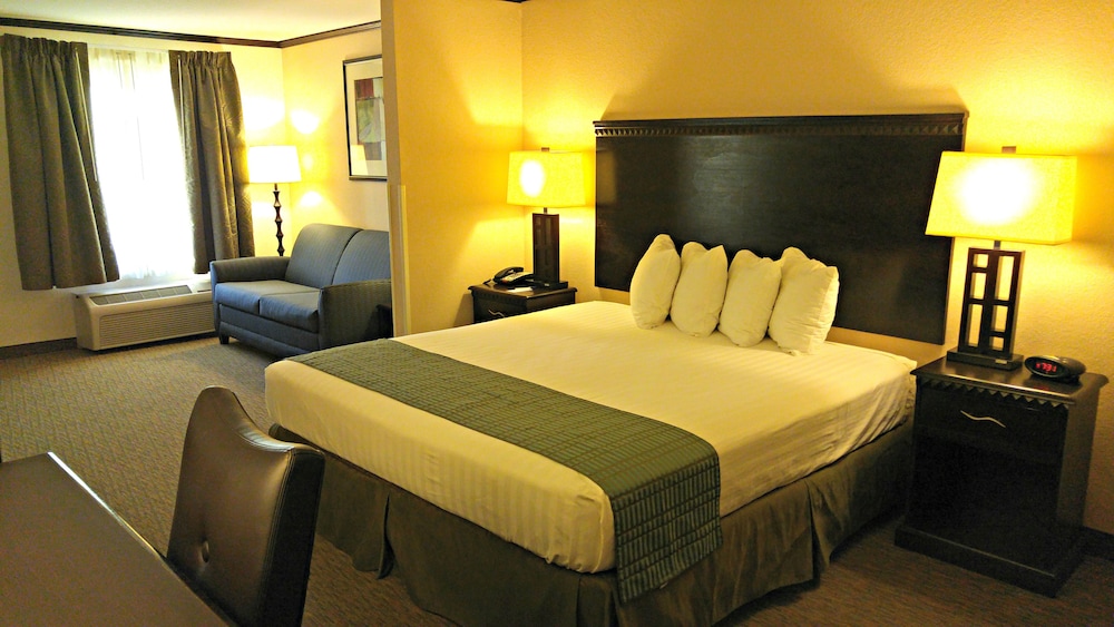 Deluxe Room, 1 King Bed with Sofa bed photo 1