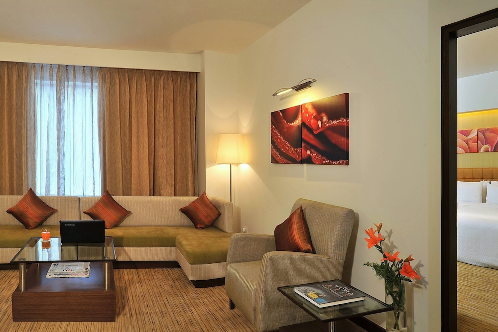 Executive Suite, 1 Bedroom - Photo 7