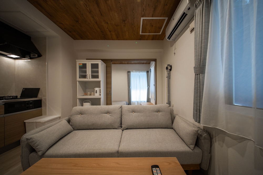 Basic Apartment - Photo 18