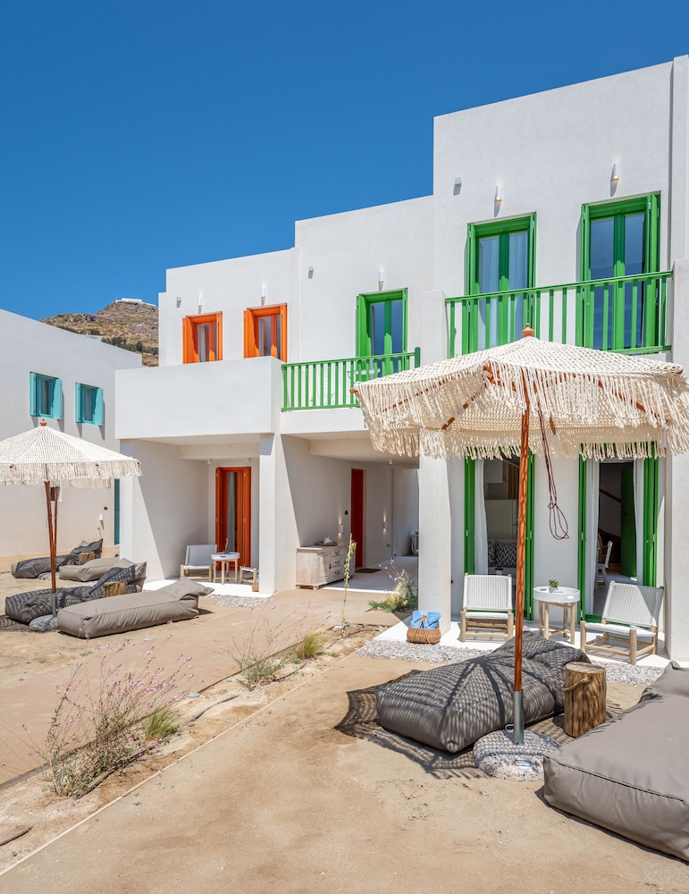 Beachfront Boutique Houses (Green) photo 3