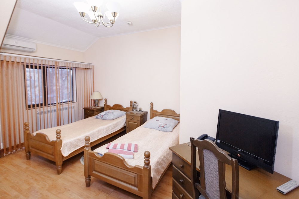 Basic Twin Room photo 3