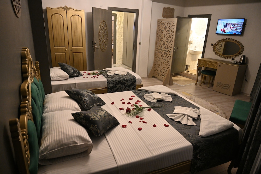 Luxury Triple Room photo 2