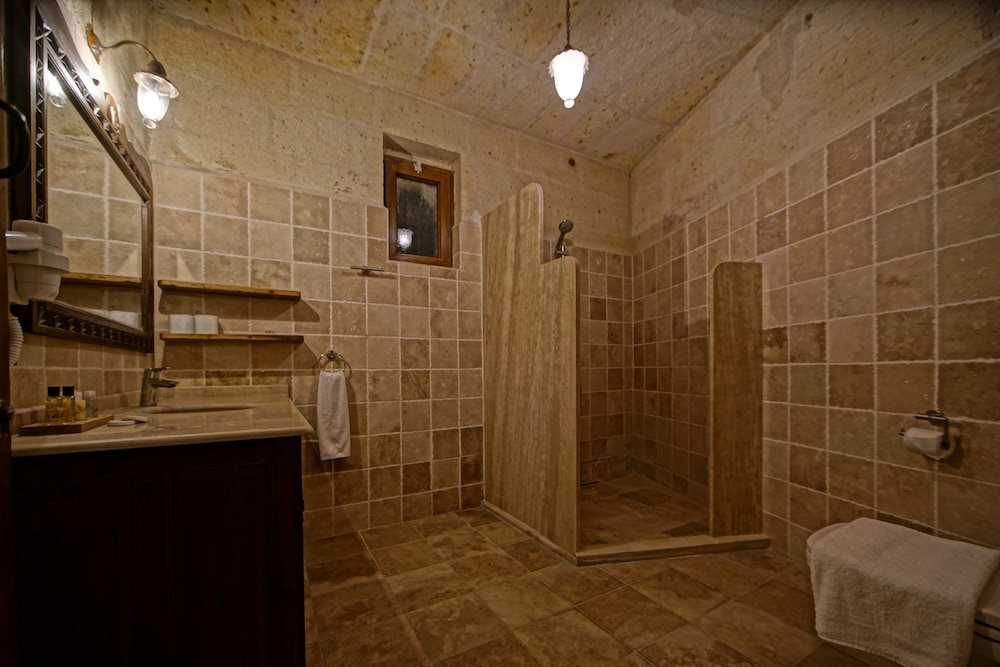 Deluxe Cave Room photo 2