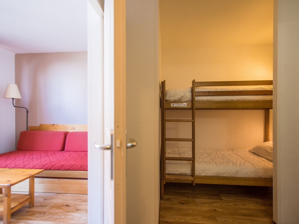 Studio for 4 people with sleeping area photo 3