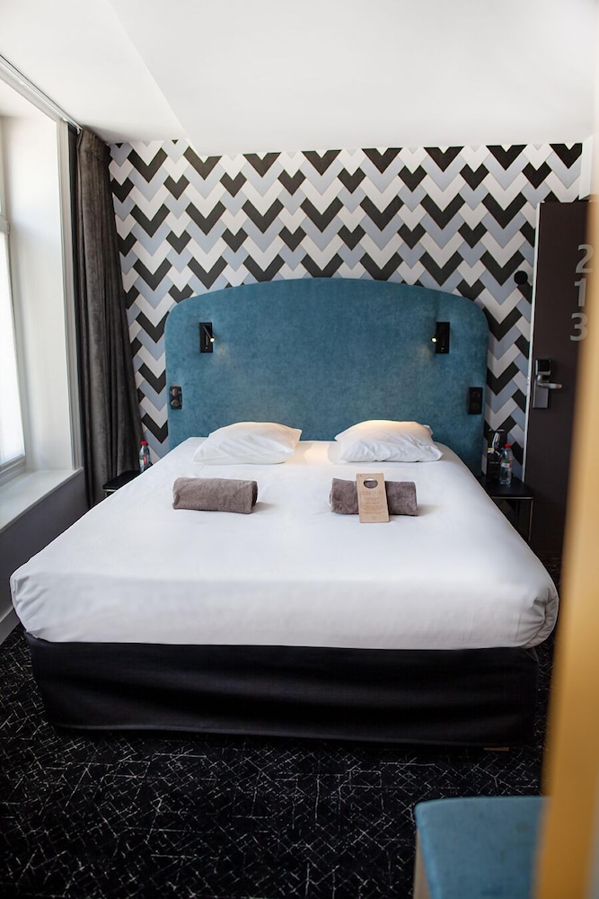 Double Room (With Extra Rollaway Bed) - Photo 4