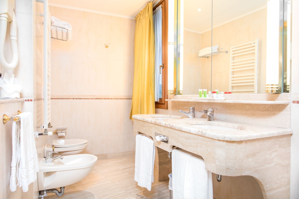 Junior Triple Room, Terrace - Photo 9