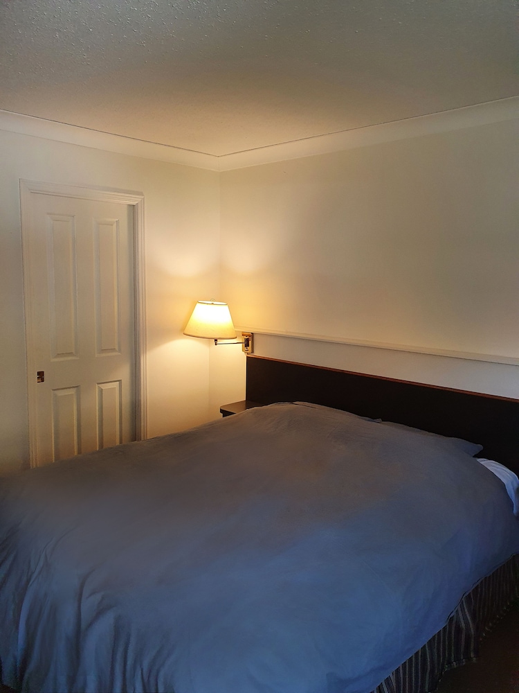 Standard Room, 1 Queen Bed, Kitchenette