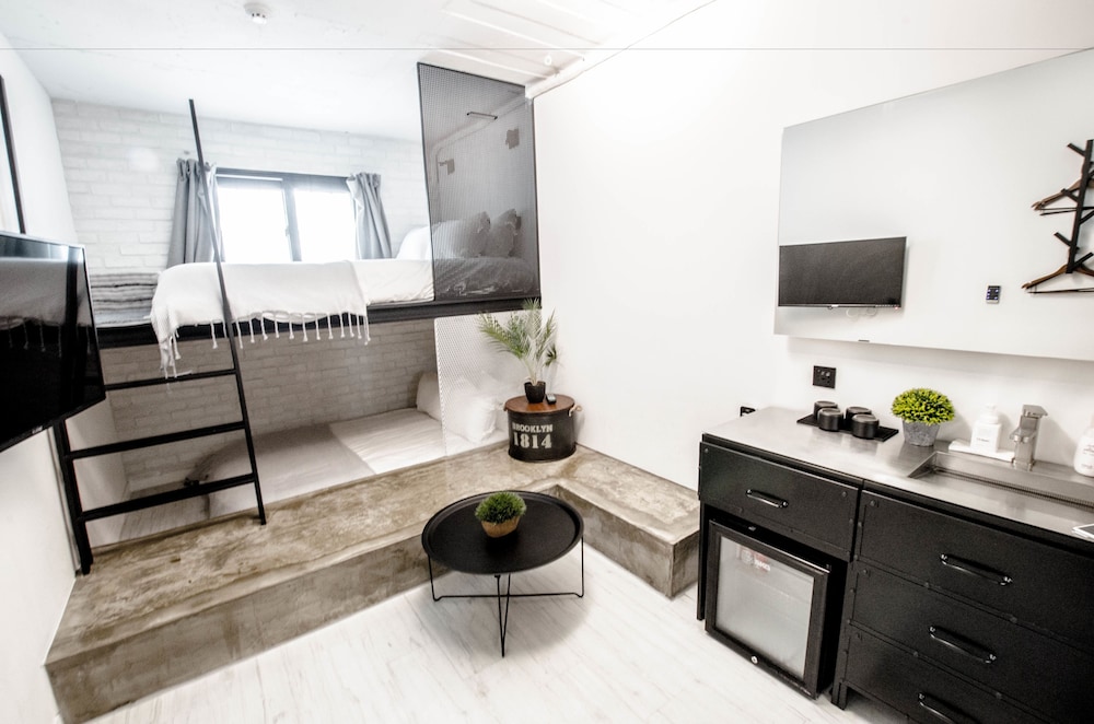 Urban (Additional Fee For Extra Bed)