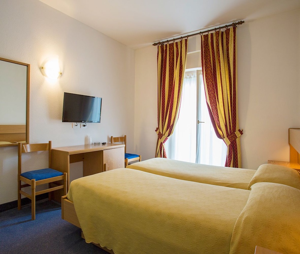 Classic Double Room, Balcony, Lake View