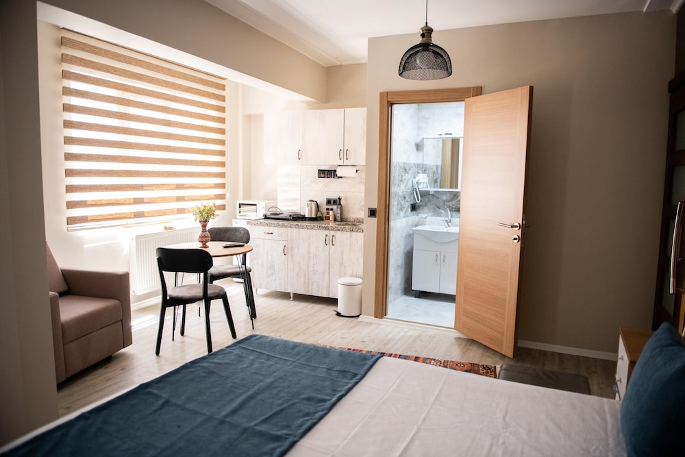 Family Studio Suite, 1 Bedroom, Annex Building photo 3