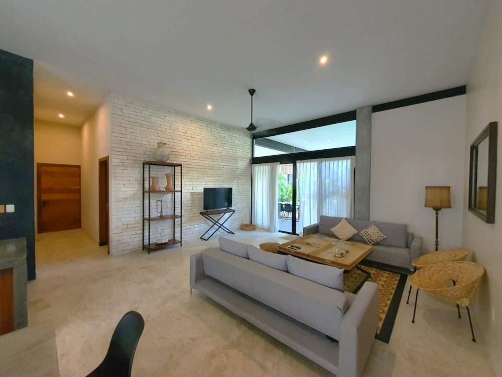 Deluxe Apartment, 2 Queen Beds, Non Smoking (5)