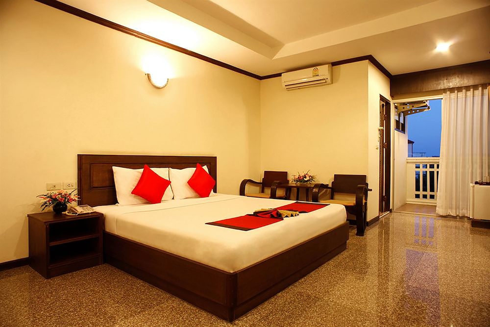 Deluxe Room - Photo 1