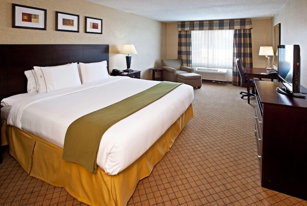 Standard Room, 1 King Bed, Accessible (Hearing) - Photo 2