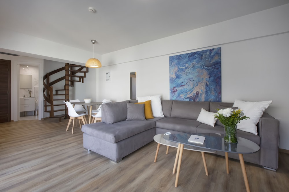 Family Panorama Maisonette with Private Outdoor Heated Jacuzzi photo 1