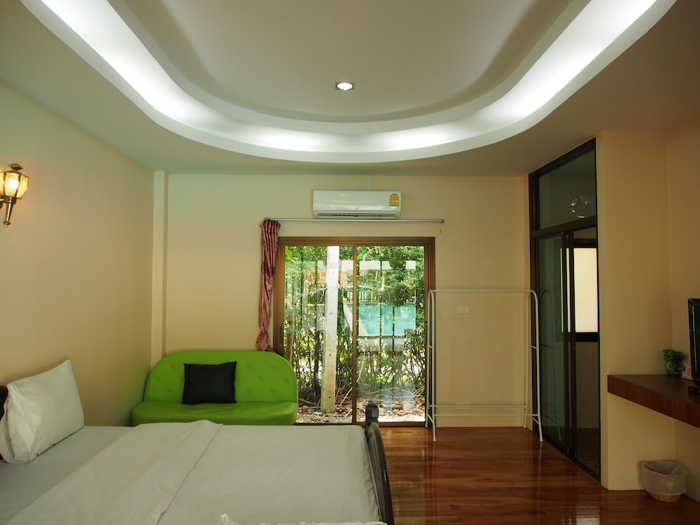 Double Room with Pool View photo 3