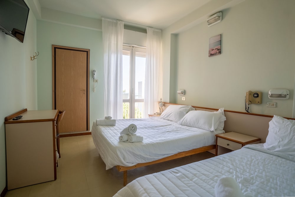 Standard Triple Room, Sea View