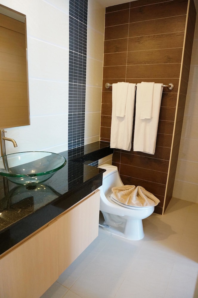 1-Bedroom Apartment With Private Pool photo 2