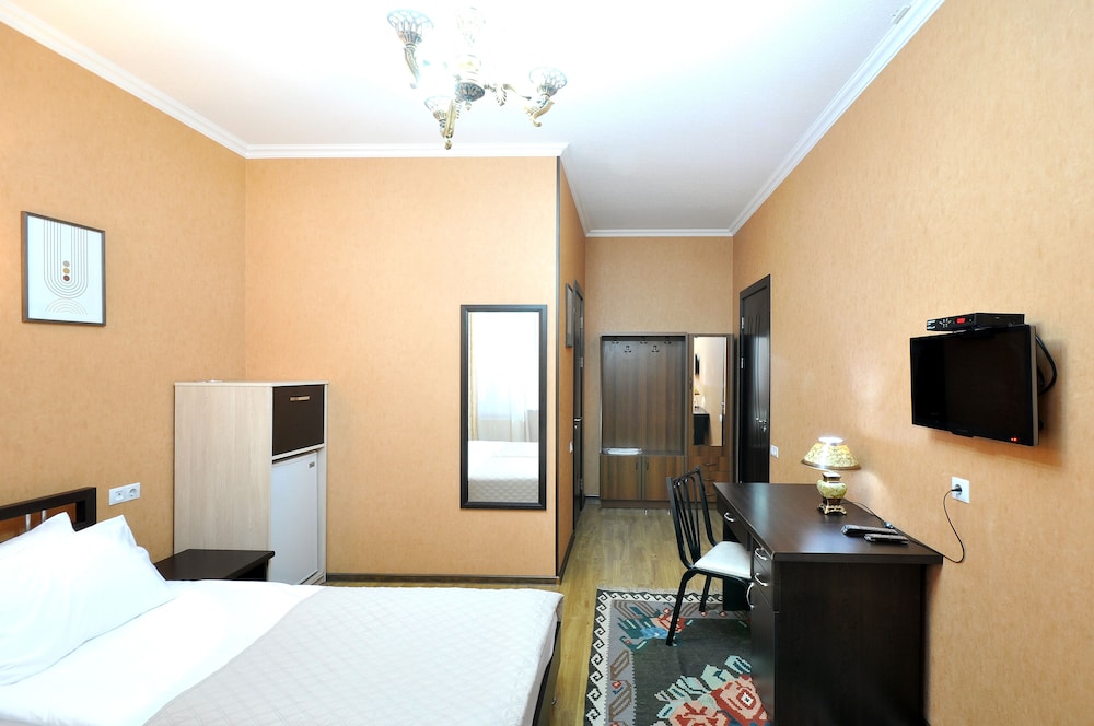 Standard Double or Twin Room photo 2