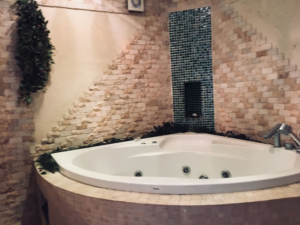 Apartment, 1 Bedroom, Jetted Tub photo 3