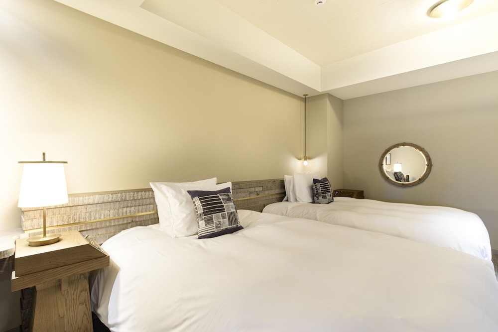 Basic Suite - Photo 2