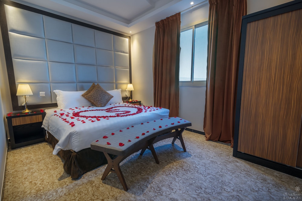 Honeymoon Suite