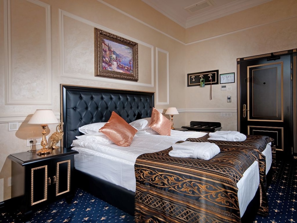 Business Twin Room photo 2