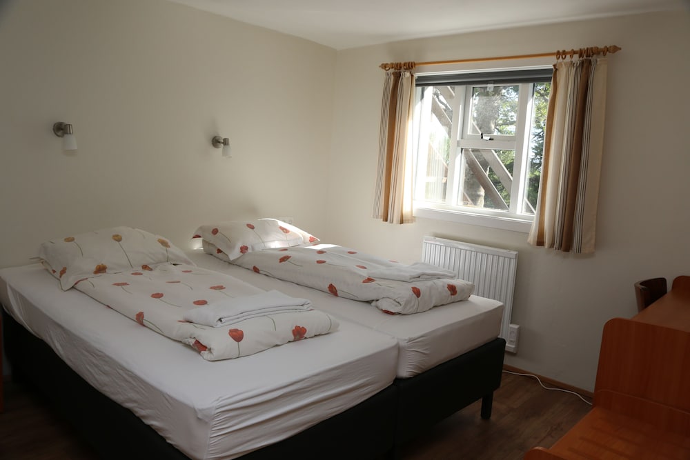 Twin Room, 2 Twin Beds, Non Smoking photo 2